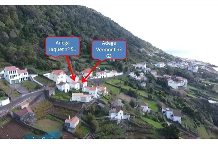 Adega Vermont Chalet Biscoitos (Sao Jorge)